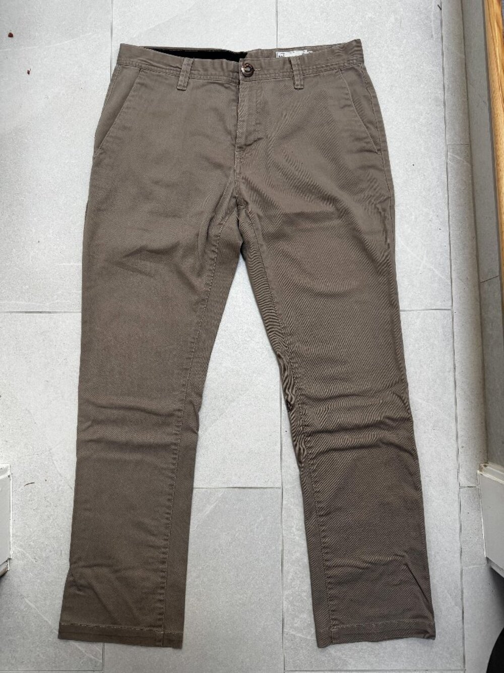 Volcom Modern Frickin Chinos Khaki 33 x 30